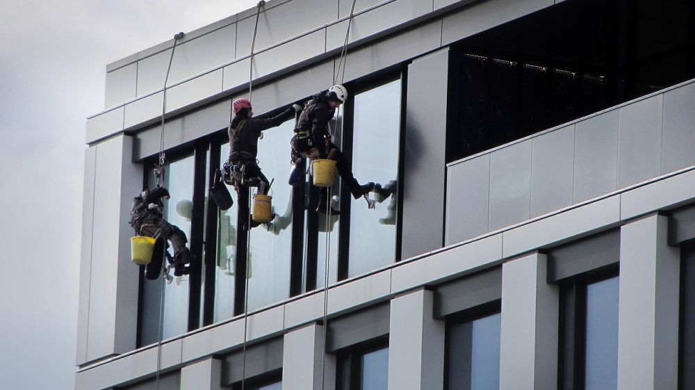 Vinduespudser ikast  sådan får du skinnende rene ruder året rundt